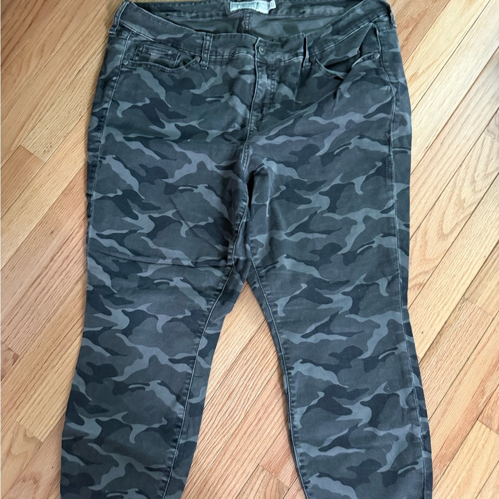 Torrid Camouflage Ankle Jeans